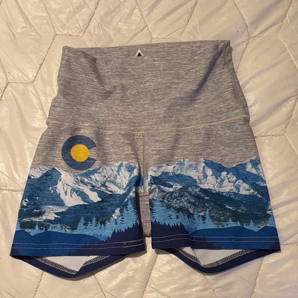 Mountain Print Women's Athletic Shorts